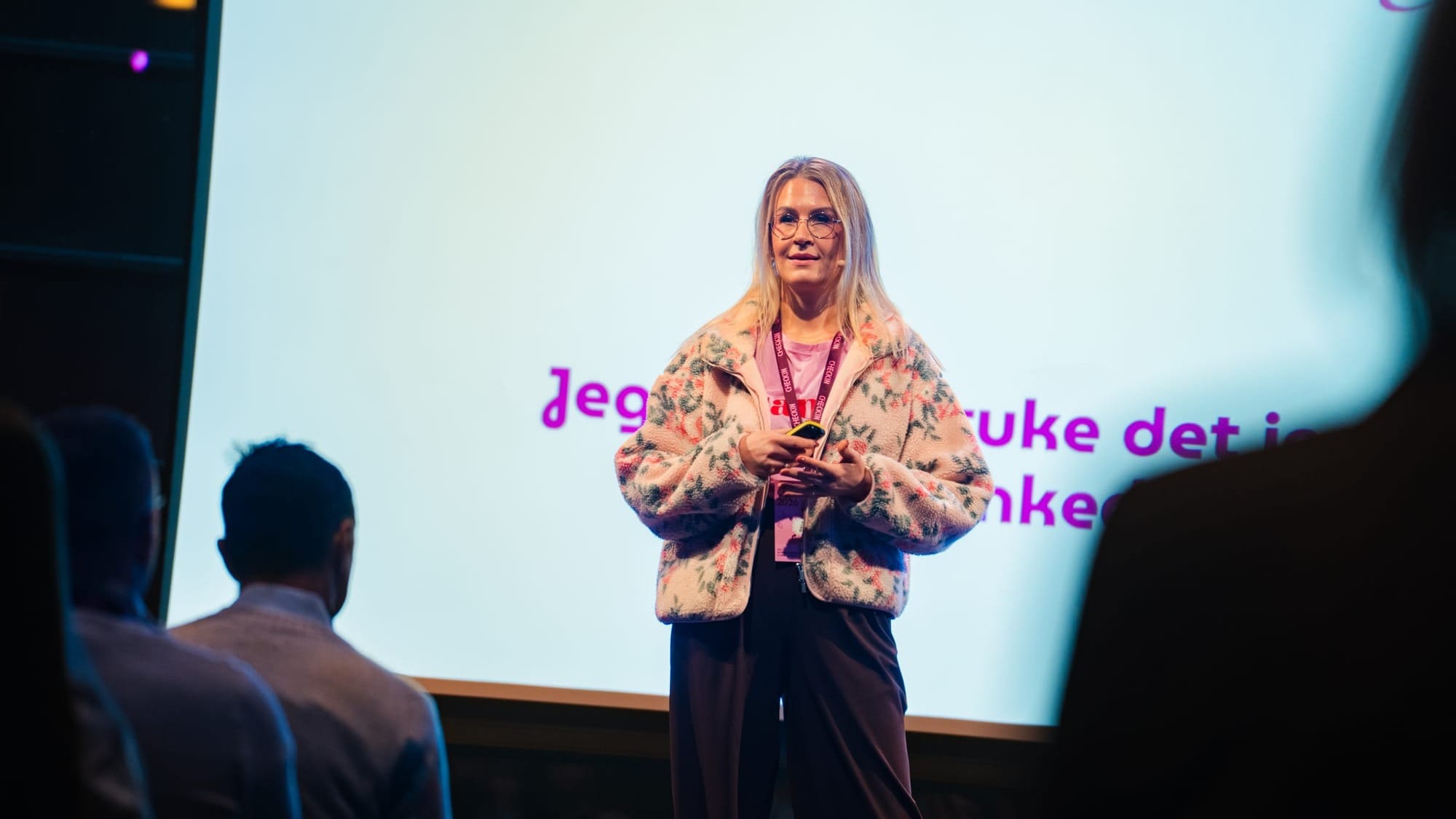 Meri Wiik holder foredrag og kurs om suksess på LinkedIn og nye måter å bygge synlighet og merkevare. Hun er Norges fremste ekspert på ansattsynlighet i sosiale medier.