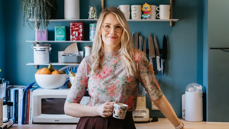 Meri Wiik har spisskompetanse på LinkedIn, digital kommunikasjon, strategi og sosiale medier, og jobber som foredragsholder, konsulent og rådgiver.